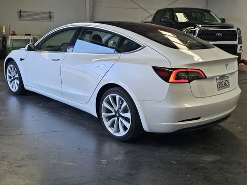 Used 2018 Tesla Model 3 Long Range RWD image 2