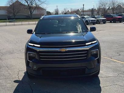 Used 2025 Chevrolet Traverse LT w/ Driver Confidence Package