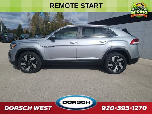 Used 2024 Volkswagen Atlas Cross Sport SE image 2