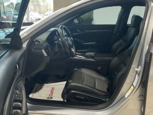 Used 2022 Honda Accord Sport image 11