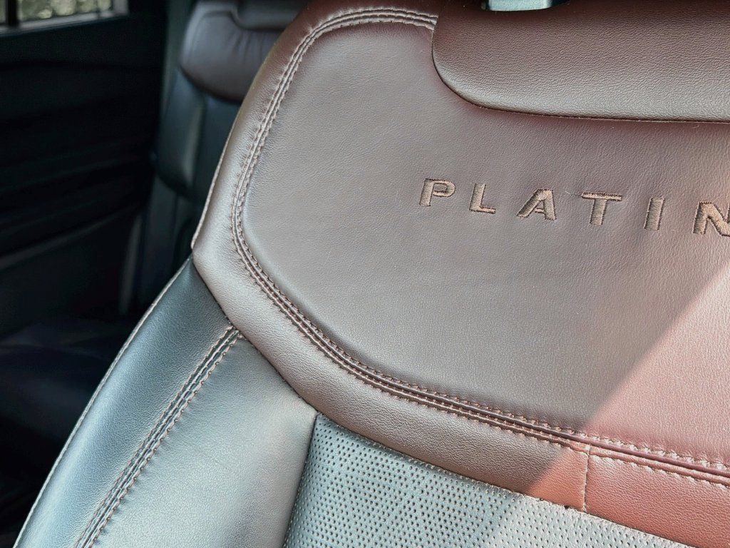 Used 2022 Ford Explorer Platinum w/ Equipment Group 601A AWD/4WD image 22