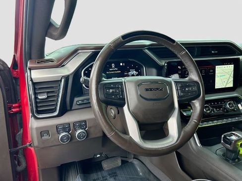 Used 2022 GMC Sierra 1500 Denali w/ Technology Package AWD/4WD image 8