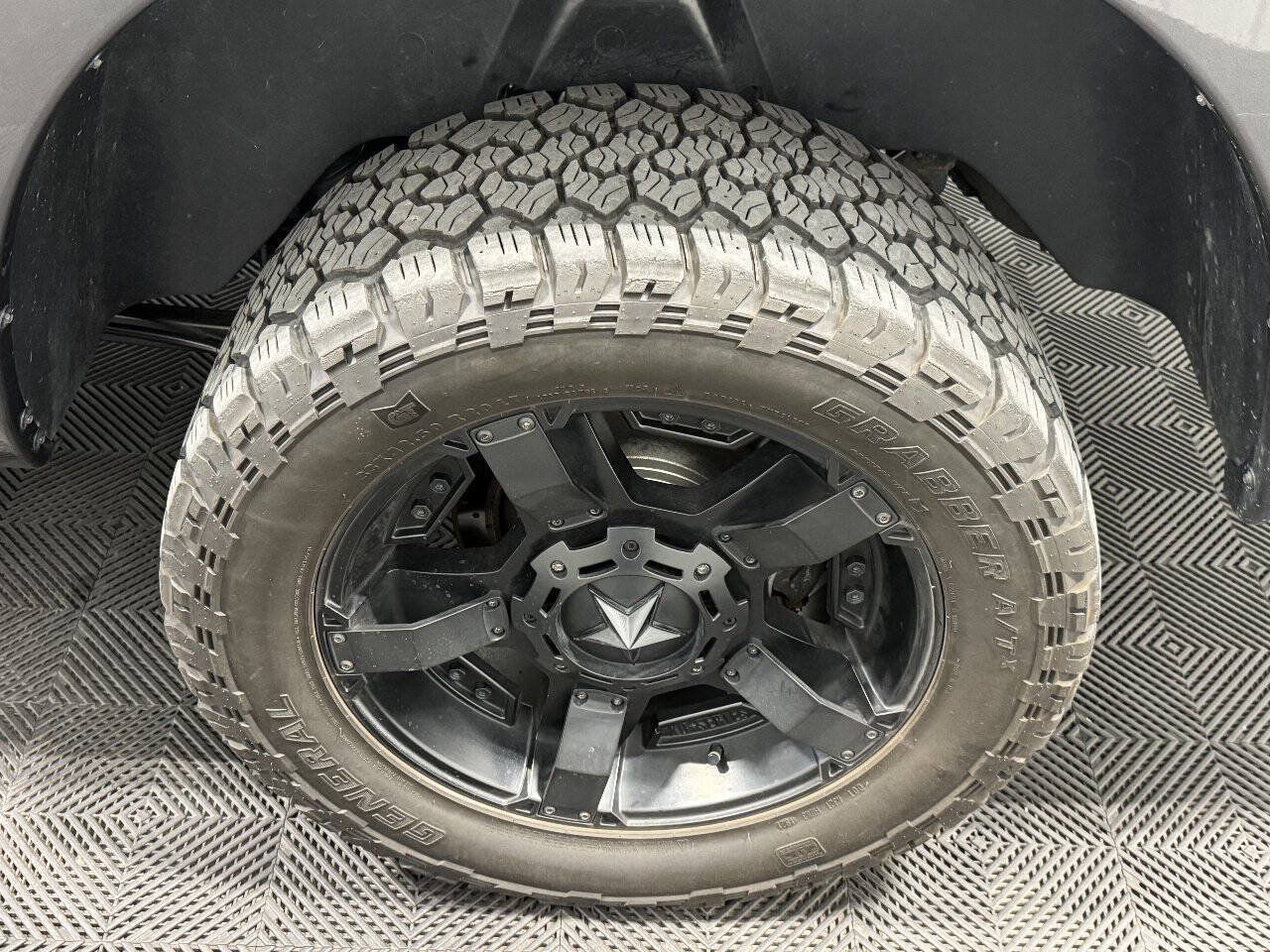 Used 2017 RAM 1500 Express AWD/4WD image 33