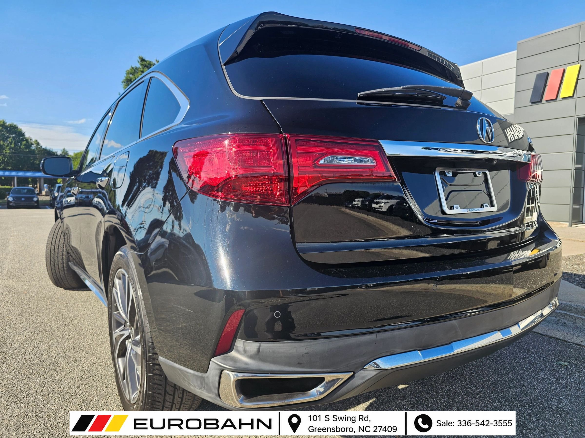 Used 2020 Acura MDX w/ Technology Package FWD image 3