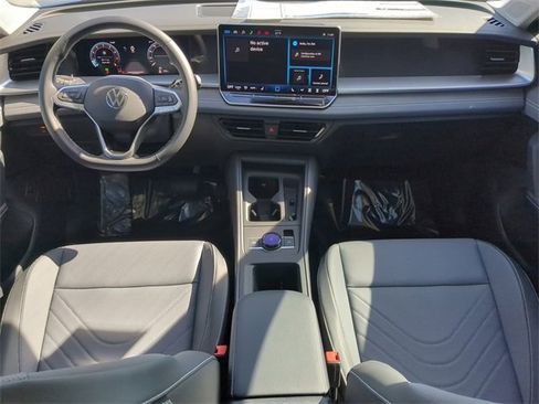 New 2026 Volkswagen Tiguan SE image 12