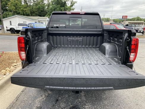 New 2026 GMC Sierra 1500 SLE w/ Preferred Package image 11