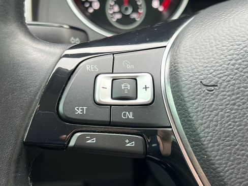 Used 2018 Volkswagen Atlas SEL AWD/4WD image 23