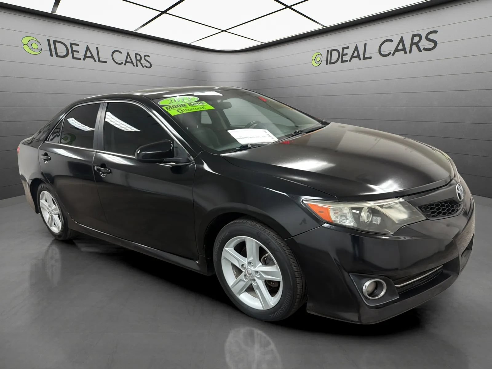 Used 2013 Toyota Camry SE FWD image 3