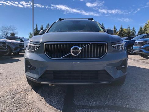 Used 2023 Volvo XC40 B5 Ultimate w/ Protection Package Premier image 2