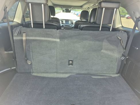Used 2017 Toyota Highlander Limited AWD/4WD image 9