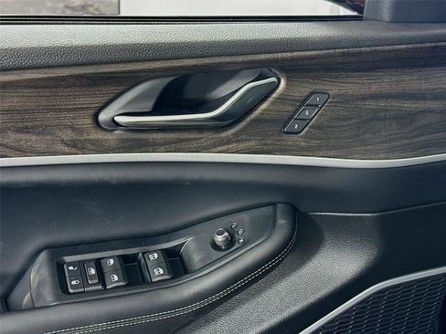 New 2026 Jeep Grand Cherokee Limited AWD/4WD image 13