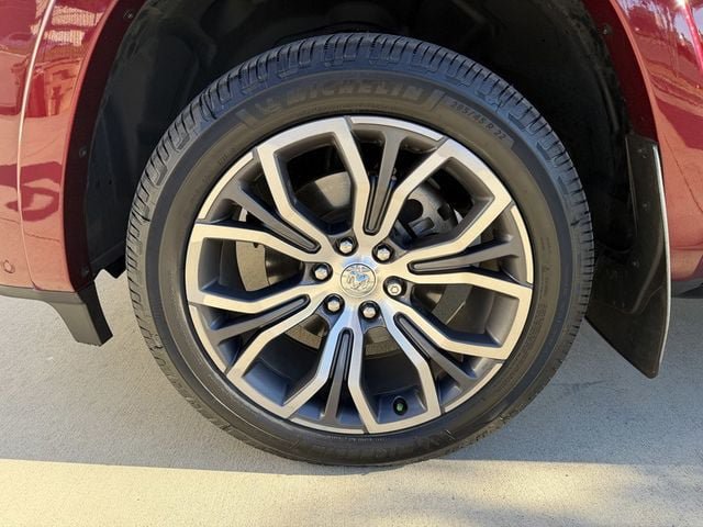 Used 2025 RAM 1500 Tungsten AWD/4WD image 4