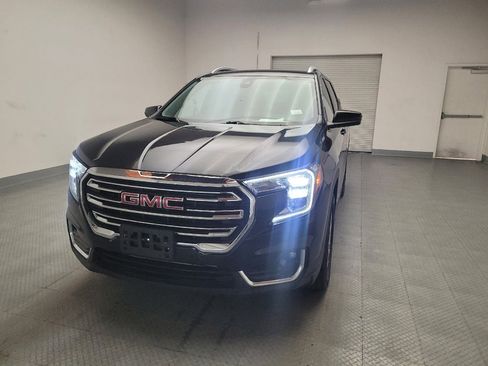 Used 2024 GMC Terrain SLT image 15