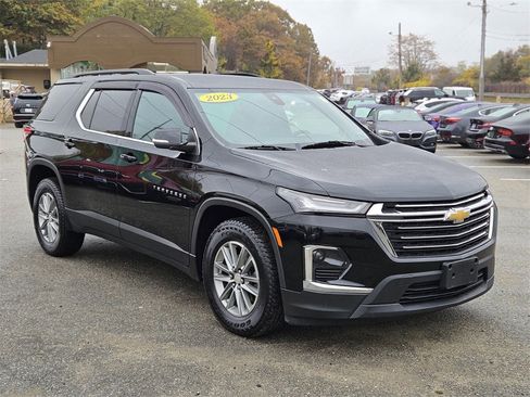 Used 2023 Chevrolet Traverse LT image 7