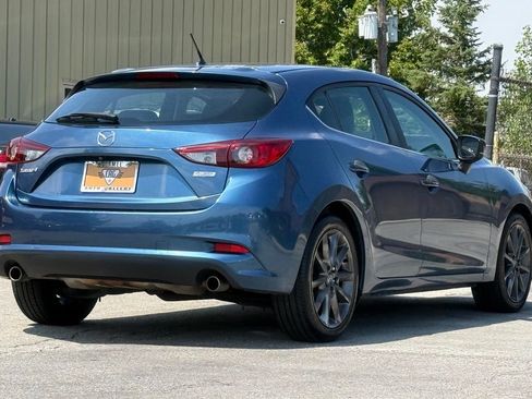 Used 2018 MAZDA MAZDA3 Touring FWD image 5