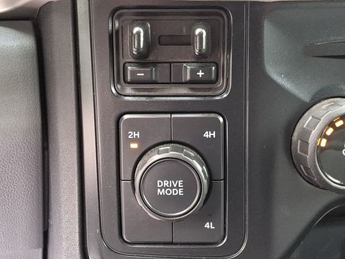 Certified 2025 Ford F250 XLT AWD/4WD image 23