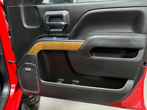 Used 2019 Chevrolet Silverado 2500 LTZ w/ LTZ Plus Package image 11