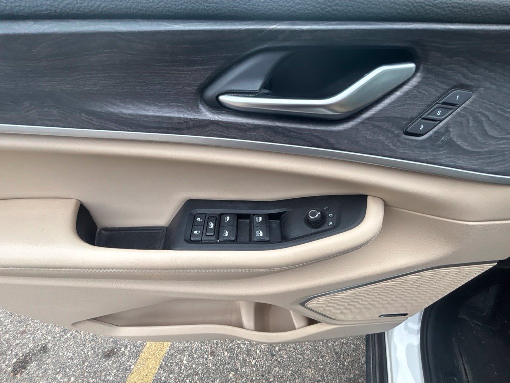 Used 2023 Jeep Grand Cherokee Limited w/ Luxury Tech Group II AWD/4WD image 21