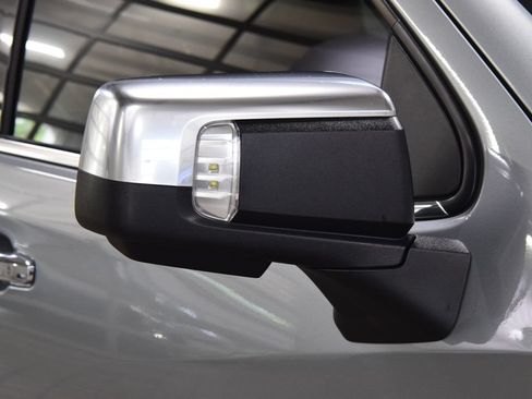 Used 2025 Chevrolet Silverado 1500 High Country AWD/4WD image 19