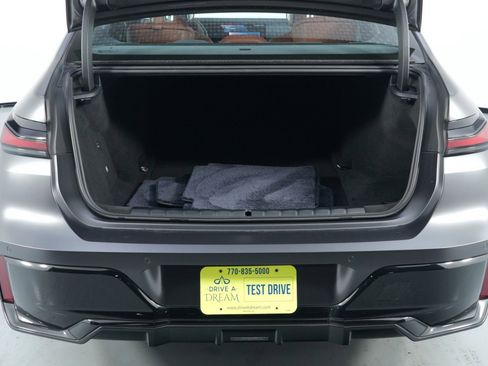 Used 2023 BMW i7 xDrive60 image 10