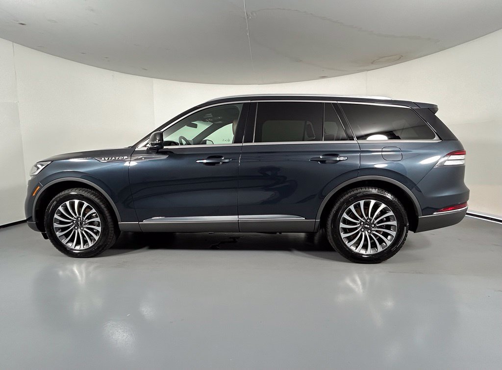 Used 2023 Lincoln Aviator Reserve w/ Elements Package Plus AWD/4WD image 4