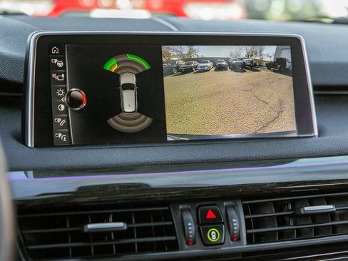 Used 2017 BMW X5 xDrive40e image 16