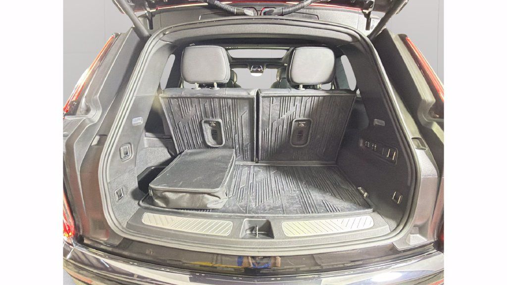 Used 2026 Cadillac Vistiq Sport w/ LPO, Floor Liner Package AWD/4WD image 49