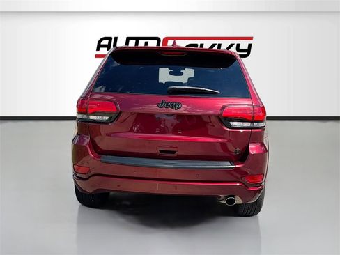 Used 2022 Jeep Grand Cherokee Laredo X image 6