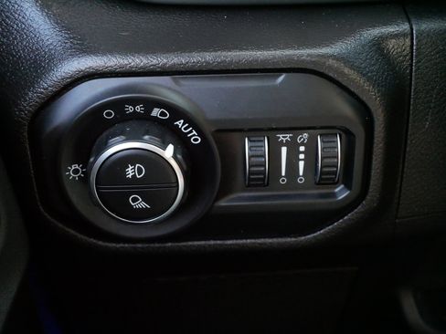 Used 2022 Jeep Gladiator Willys image 26