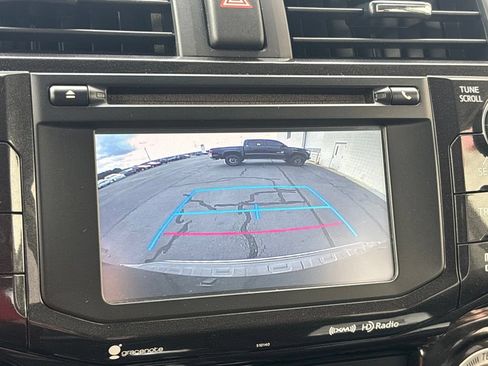 Used 2017 Toyota 4Runner TRD Off-Road Premium AWD/4WD image 12