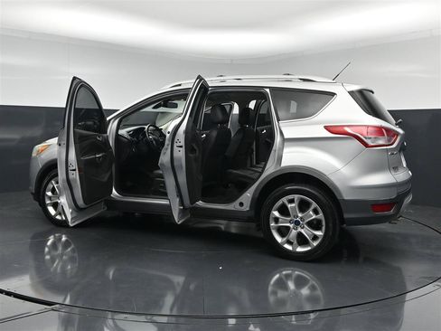 Used 2015 Ford Escape Titanium FWD image 28