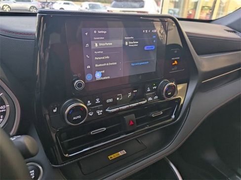 Used 2024 Toyota Highlander FWD image 20