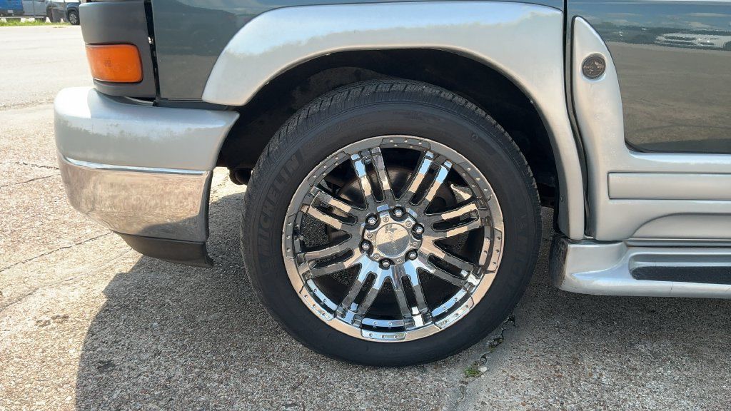 Used 2014 GMC Savana 1500 RWD image 24