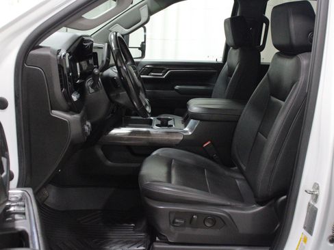 Used 2024 Chevrolet Silverado 2500 LTZ w/ LTZ Convenience Package AWD/4WD image 3