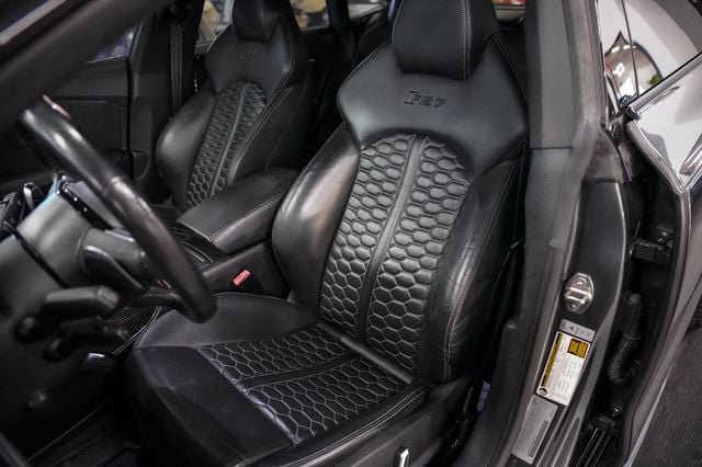 Used 2017 Audi RS 7 Prestige w/ Carbon-Optic Package AWD/4WD image 4