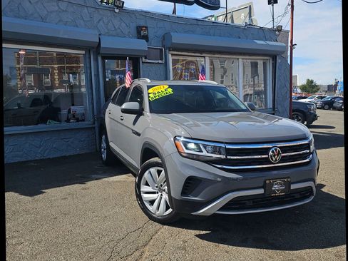 Used 2021 Volkswagen Atlas Cross Sport SE w/ Panoramic Sunroof Package image 5