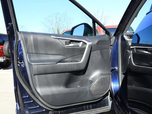 Used 2023 Toyota RAV4 XLE image 21