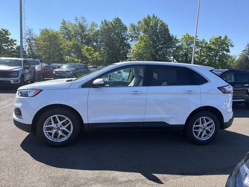 Used 2024 Ford Edge SEL w/ Convenience Package AWD/4WD image 3