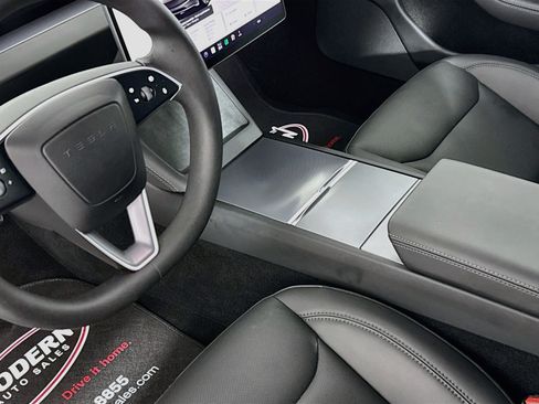 Used 2024 Tesla Model 3 Standard Range RWD image 30