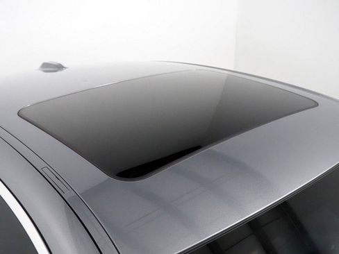 Used 2025 BMW i4 eDrive40 image 4