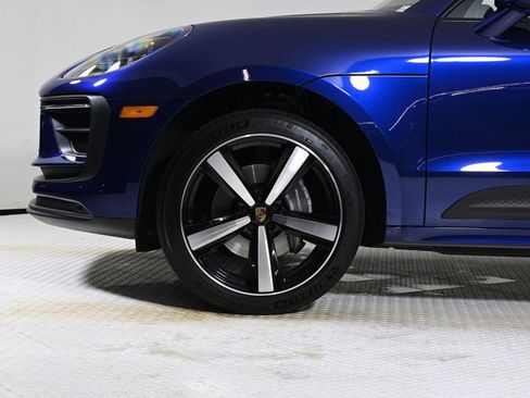 Certified 2024 Porsche Macan image 27