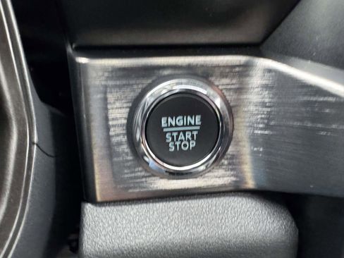 Used 2025 Ford F250 Lariat w/ Black Appearance Package image 36