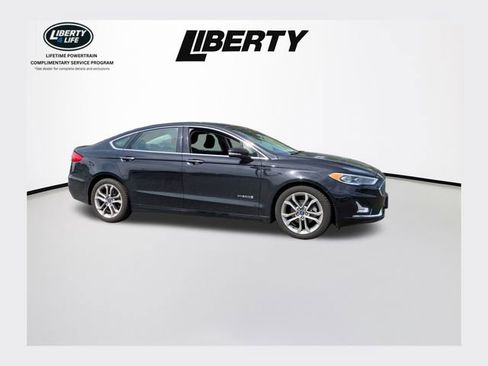 Used 2019 Ford Fusion Titanium FWD image 1