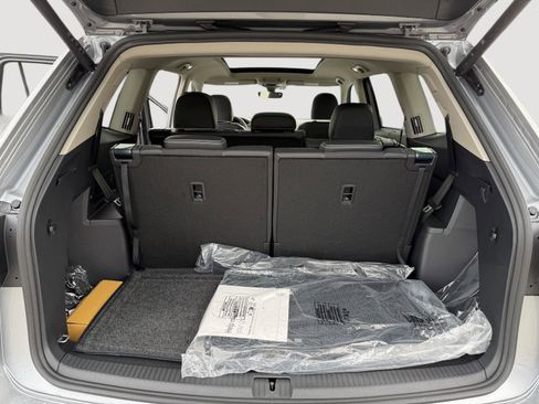 New 2026 Volkswagen Atlas SEL Premium R-Line AWD/4WD image 11