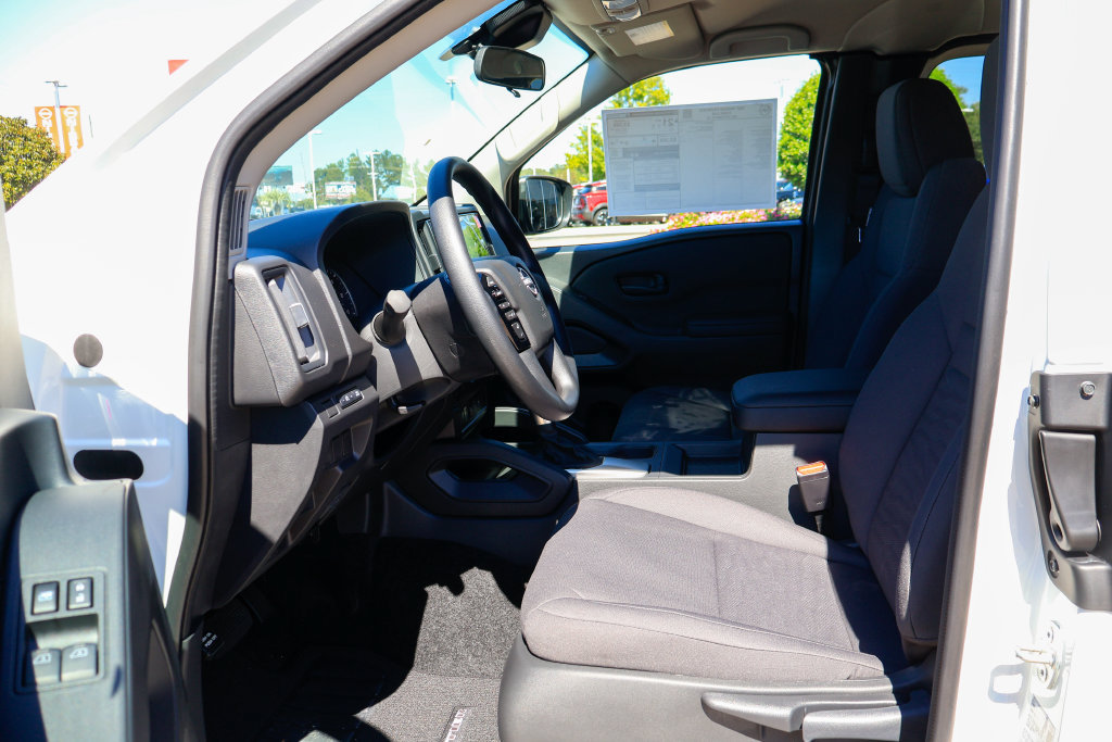 New 2027 Nissan Frontier S w/ Tow Package RWD image 7