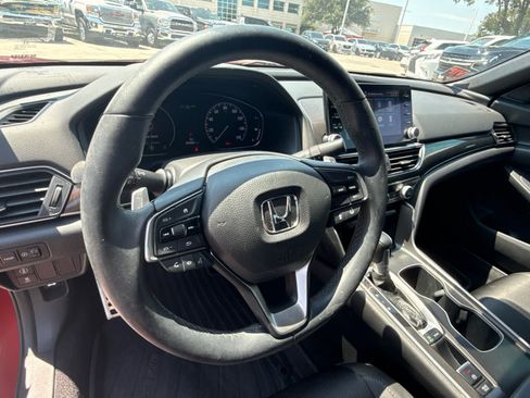 Used 2019 Honda Accord Sport image 7