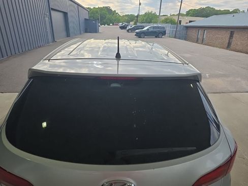 Used 2018 Hyundai Santa Fe Sport image 4