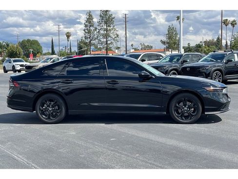 Certified 2025 Honda Accord SE image 7