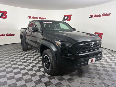 Used 2024 Toyota Tacoma TRD Off-Road image 8
