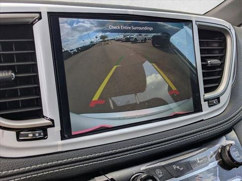 New 2026 Chrysler Pacifica Select image 13